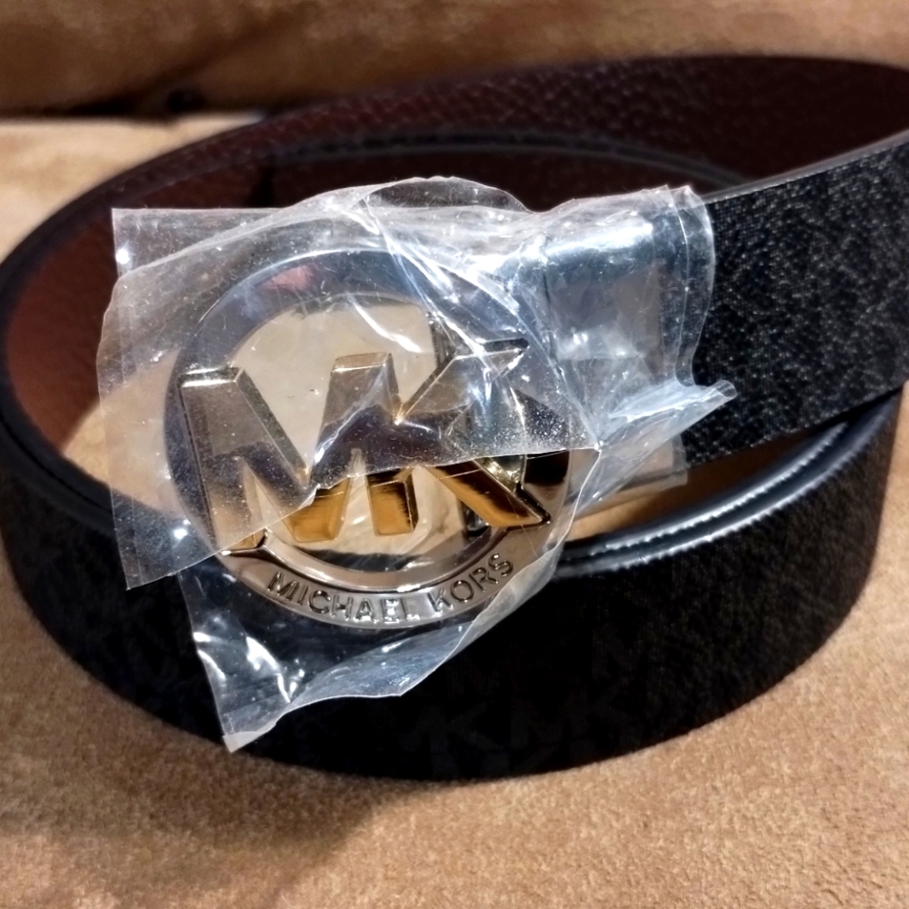 Michael Kors reversible belt
